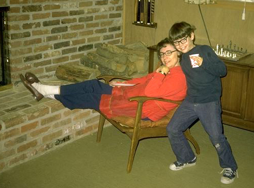 16|60 Meet the Cast:&nbsp;Mom